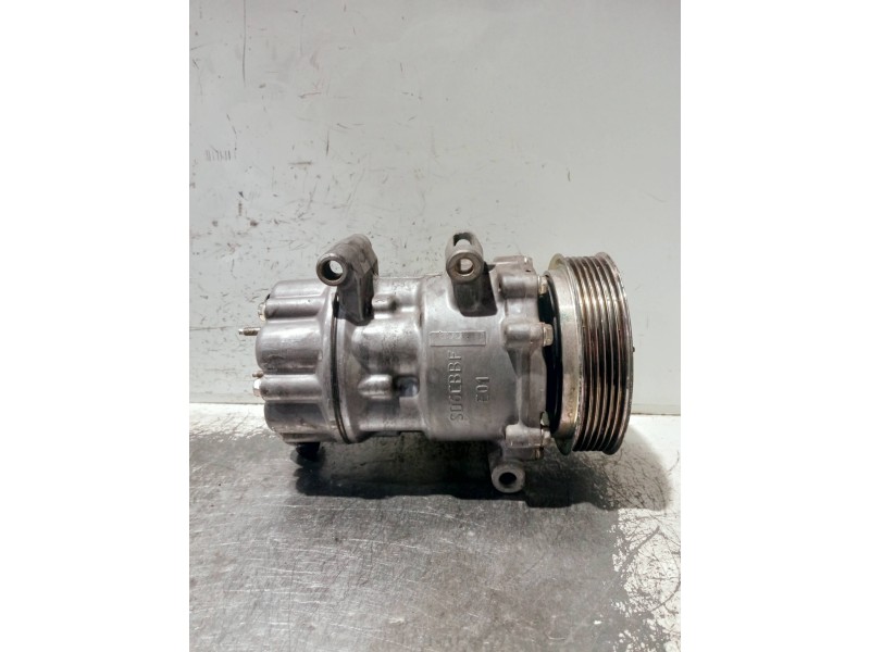 Recambio de compresor aire acondicionado para peugeot 308 referencia OEM IAM 9684960280  