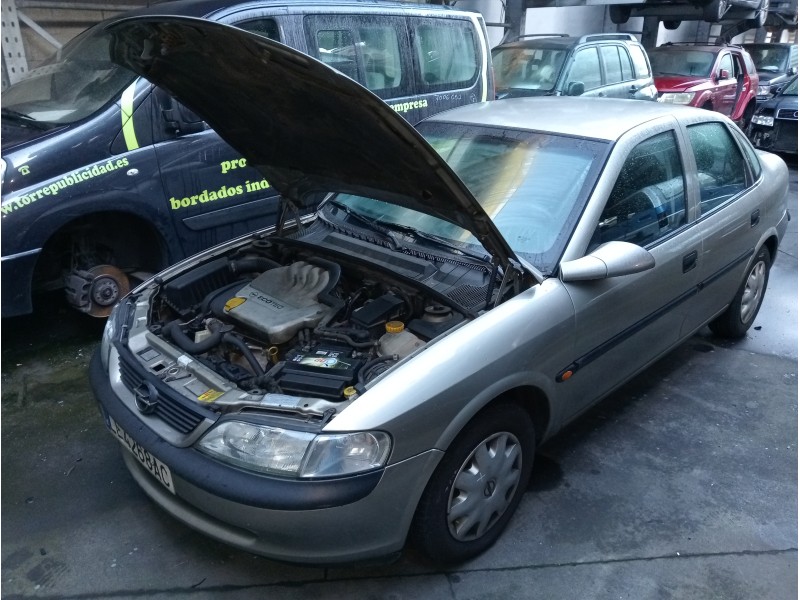 opel vectra b berlina del año 1997