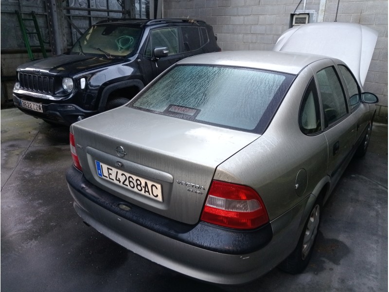 opel vectra b berlina del año 1997