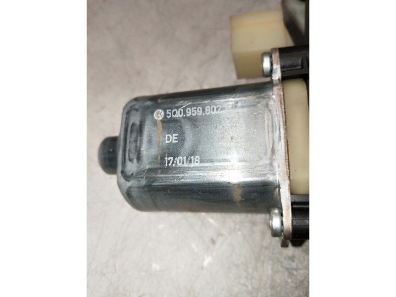 Recambio de elevalunas delantero derecho para seat leon sc (5f5) referencia OEM IAM 5Q0959802B  3P