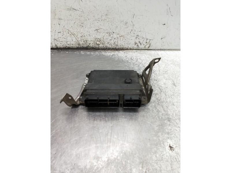 Recambio de centralita motor uce para toyota auris active referencia OEM IAM 8966102S31 MB2759002630 