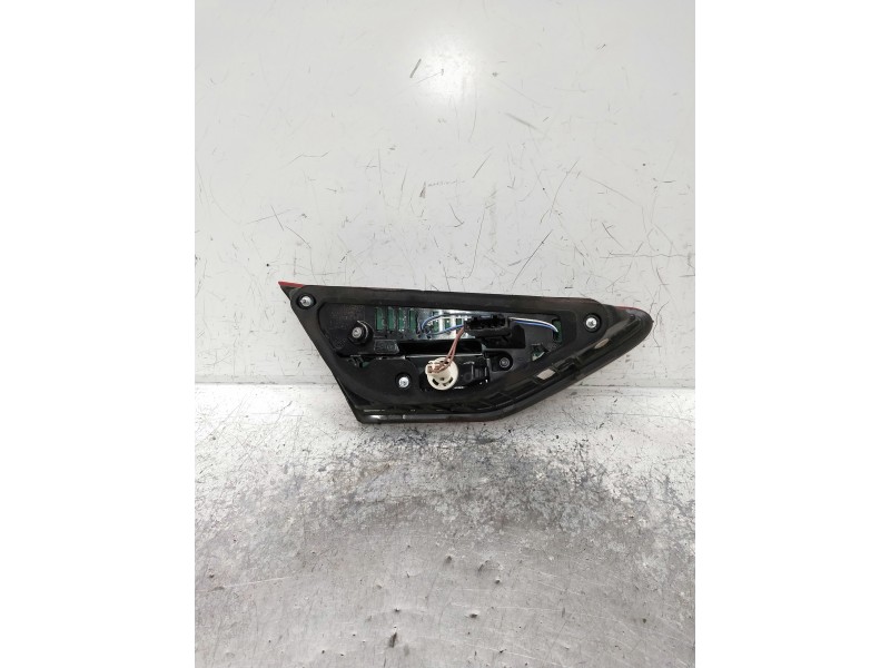 Recambio de piloto trasero derecho interior para seat leon sc (5f5) referencia OEM IAM 5F0945308J 90096731 