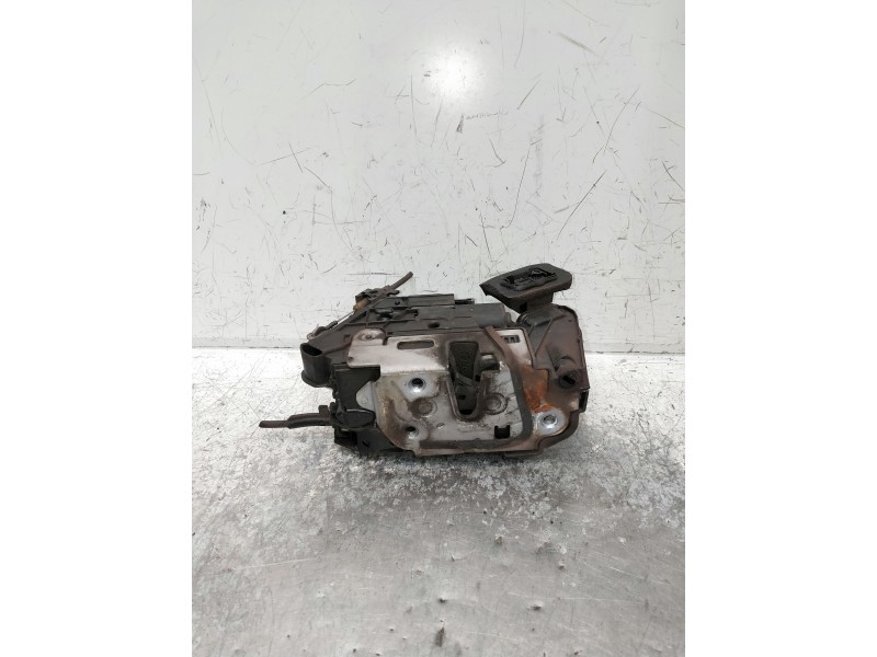 Recambio de motor cierre centralizado delantero derecho para seat leon sc (5f5) referencia OEM IAM 5K1837016J  3P