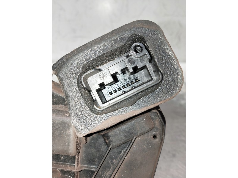 Recambio de motor cierre centralizado delantero derecho para seat leon sc (5f5) referencia OEM IAM 5K1837016J  3P