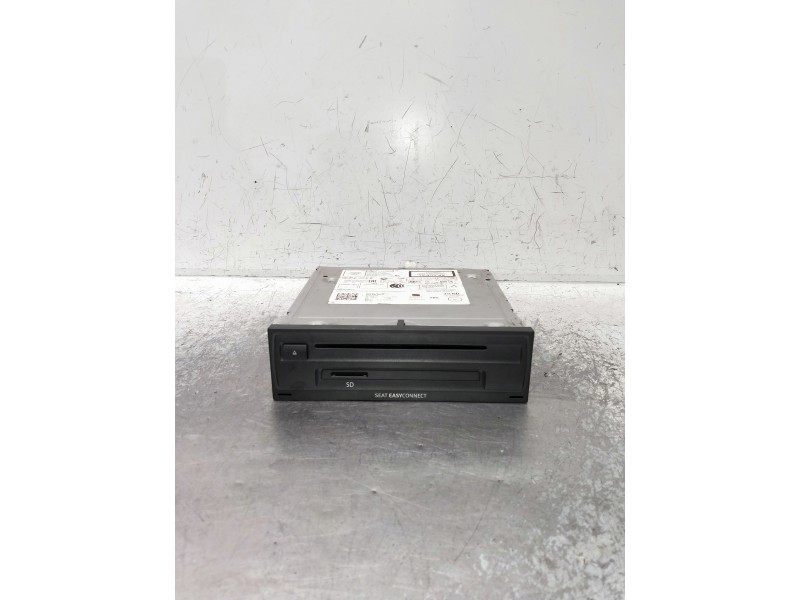 Recambio de sistema audio / radio cd para seat leon sc (5f5) referencia OEM IAM 5QA035824B  