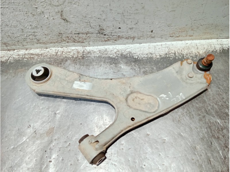 Recambio de brazo suspension inferior delantero izquierdo para citroen c4 lim. referencia OEM IAM   