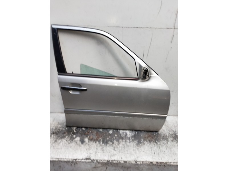 Recambio de puerta delantera derecha para mercedes clase c (w202) berlina referencia OEM IAM   4P
