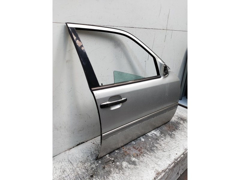 Recambio de puerta delantera derecha para mercedes clase c (w202) berlina referencia OEM IAM   4P
