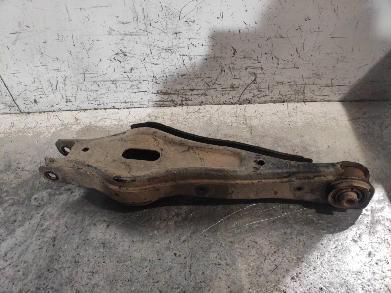 Recambio de brazo suspension inferior trasero derecho para hyundai santa fe (dm) tecno 4wd referencia OEM IAM 552102P000  