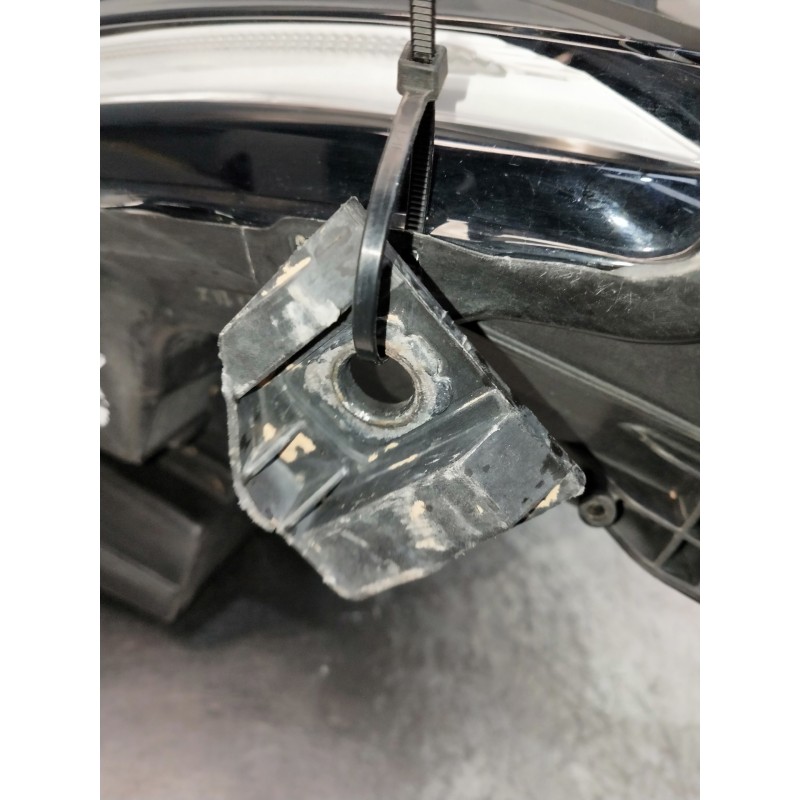 Recambio de faro derecho para citroen c4 lim. referencia OEM IAM 9830649280 73243672 LED. OJO VER FOTOS