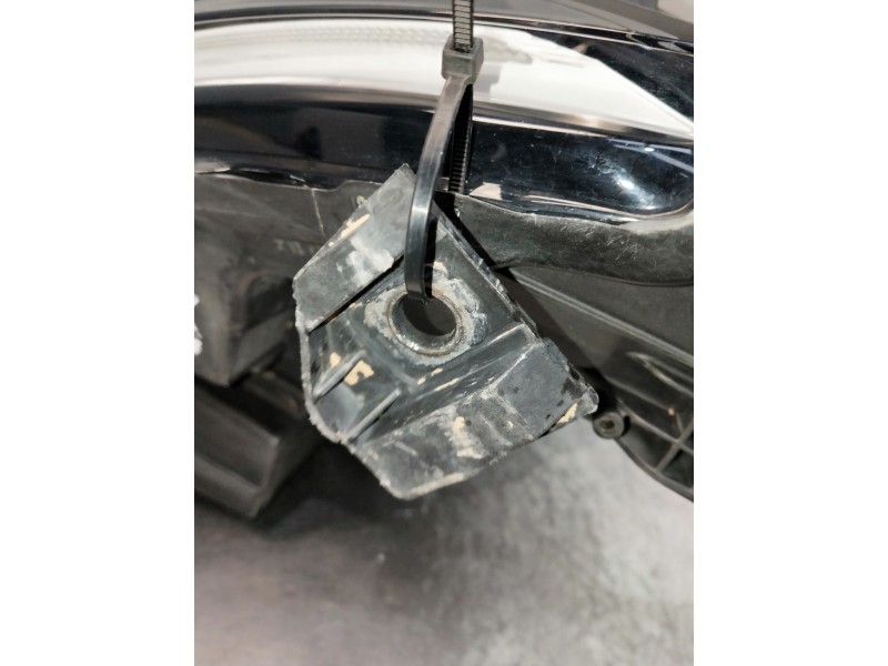 Recambio de faro derecho para citroen c4 lim. referencia OEM IAM 9830649280 73243672 LED. OJO VER FOTOS