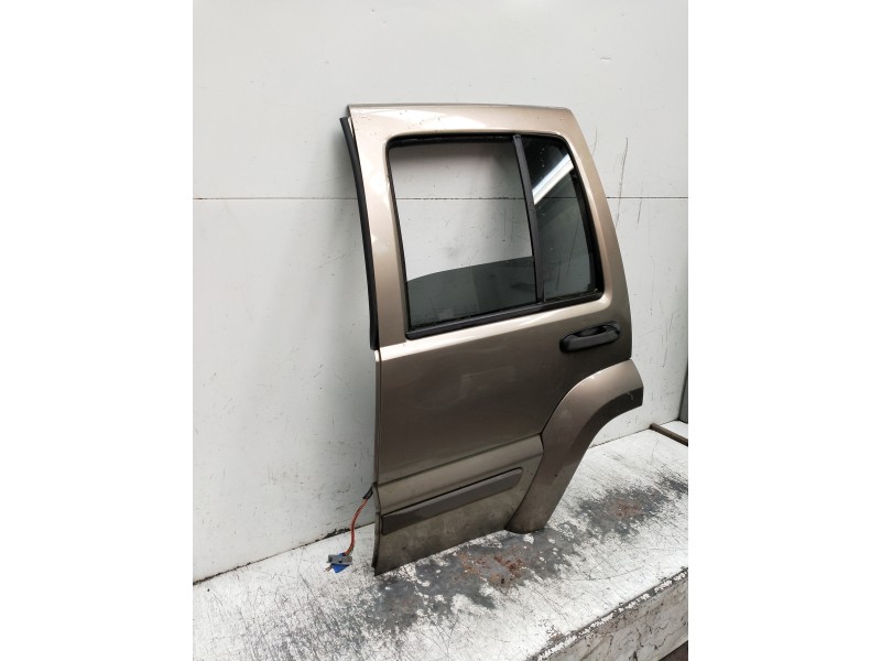 Recambio de puerta trasera izquierda para jeep cherokee (kj) referencia OEM IAM   5P