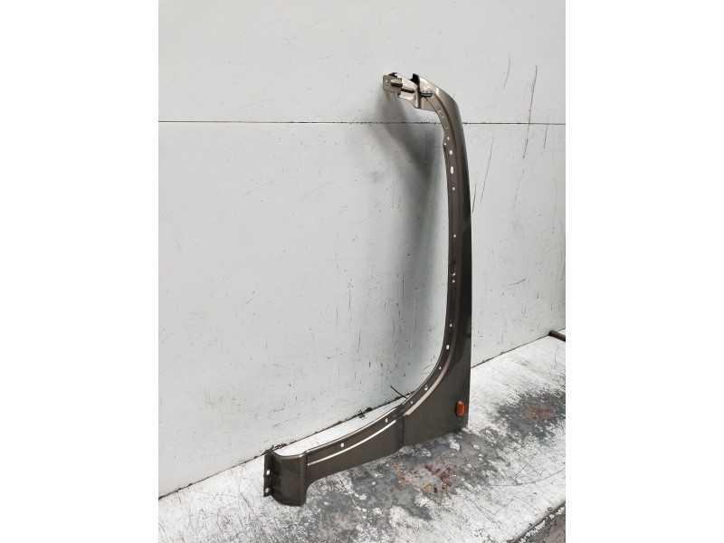 Recambio de aleta delantera izquierda para jeep cherokee (kj) referencia OEM IAM   