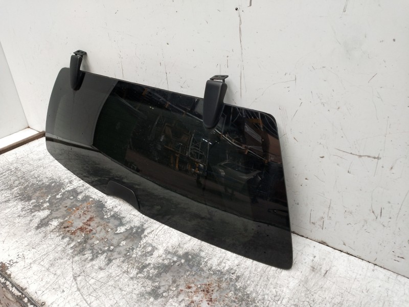 Recambio de porton trasero para jeep cherokee (kj) referencia OEM IAM  CRISTAL SUPERIOR 5P