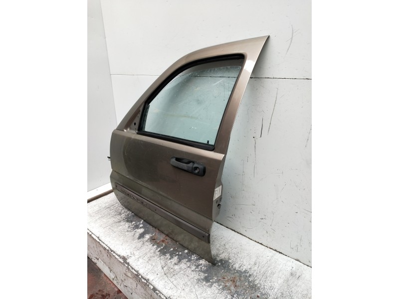 Recambio de puerta delantera izquierda para jeep cherokee (kj) referencia OEM IAM   5P