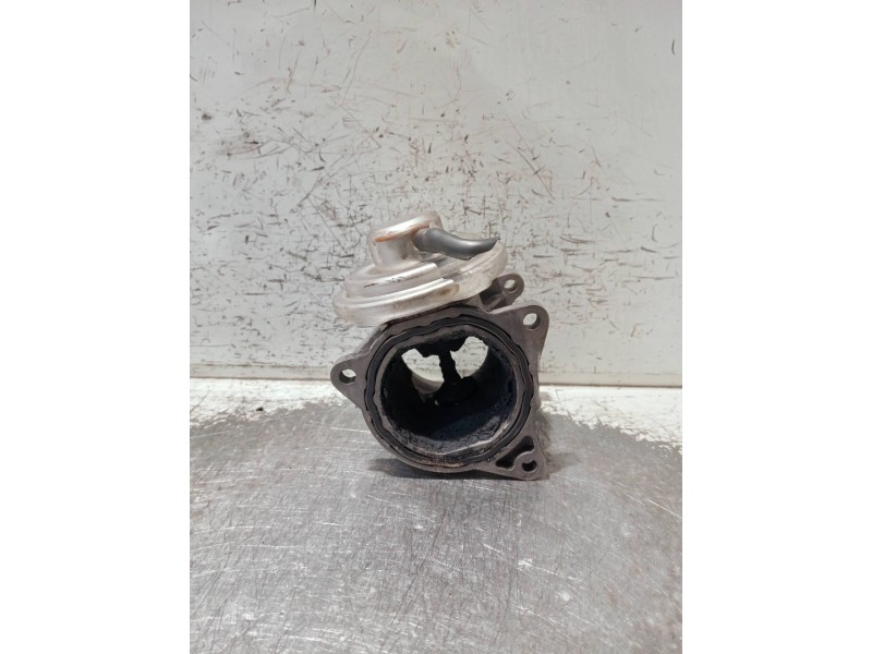 Recambio de valvula egr para volkswagen passat berlina (3c2) referencia OEM IAM 038129637D 038131501AN 