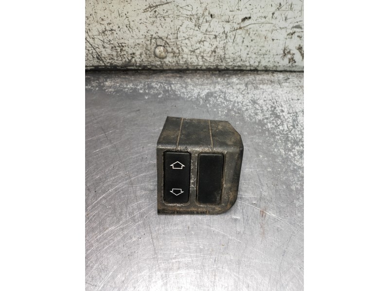 Recambio de mando elevalunas delantero derecho para peugeot 205 berlina 1.1 referencia OEM IAM   5P