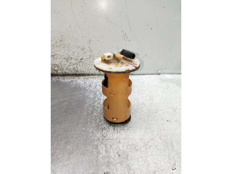 Recambio de bomba combustible para peugeot 205 berlina 1.1 referencia OEM IAM 0580305007  