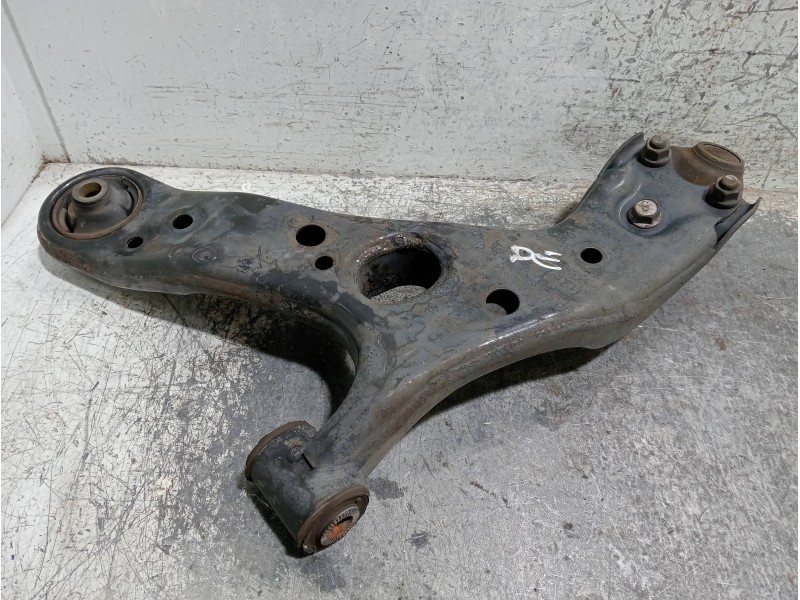 Recambio de brazo suspension inferior delantero derecho para toyota auris active referencia OEM IAM   