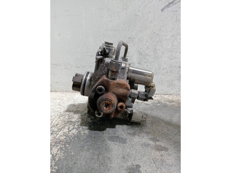 Recambio de bomba inyeccion para toyota auris active referencia OEM IAM 221000R040 HU2940000710 DENSO
