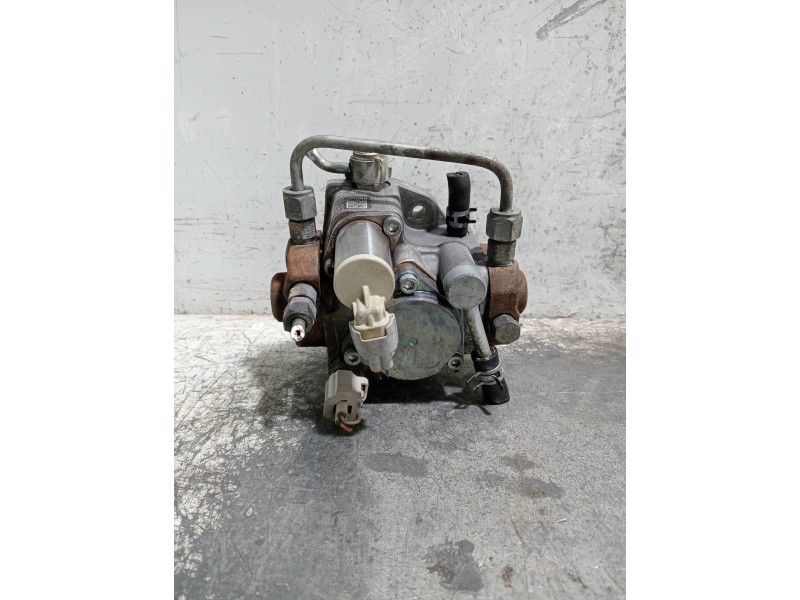 Recambio de bomba inyeccion para toyota auris active referencia OEM IAM 221000R040 HU2940000710 DENSO