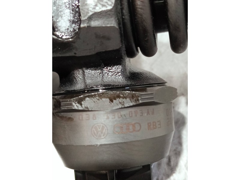 Recambio de inyector para volkswagen golf iv berlina (1j1) referencia OEM IAM 038130073AJ 0414720037 BOSCH