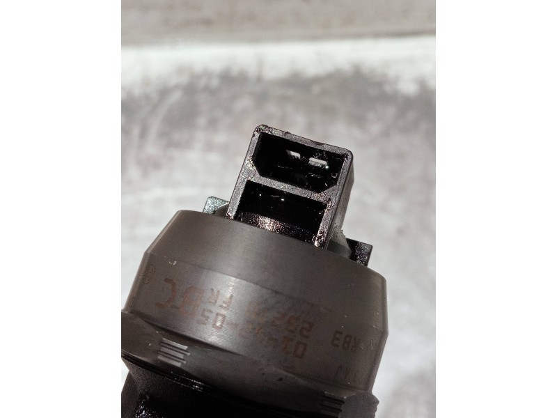 Recambio de inyector para volkswagen golf iv berlina (1j1) referencia OEM IAM 038130073AJ 0414720037 BOSCH