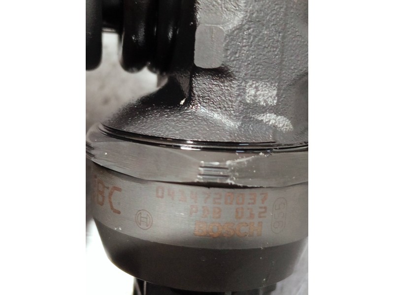 Recambio de inyector para volkswagen golf iv berlina (1j1) referencia OEM IAM 038130073AJ 0414720037 BOSCH