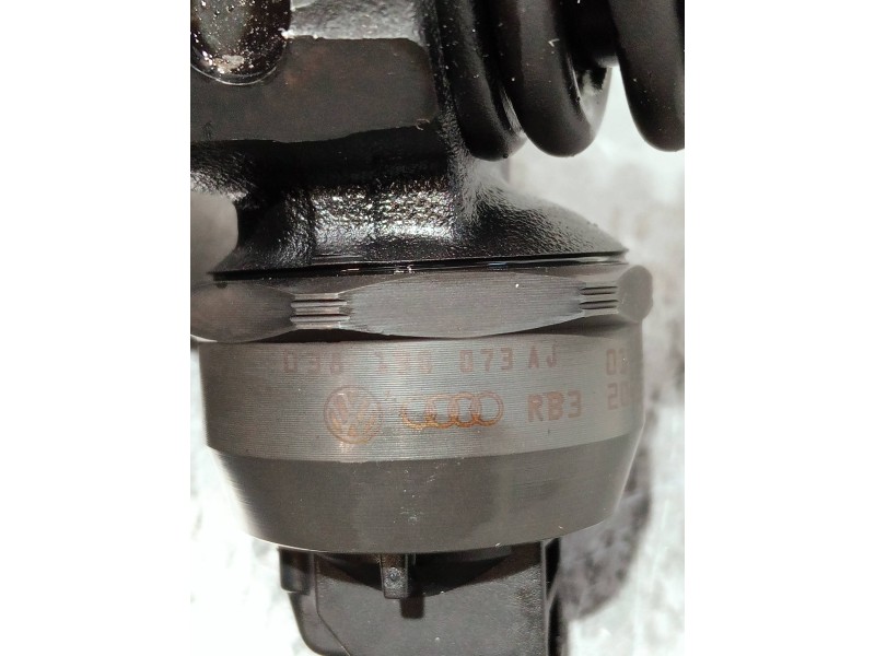 Recambio de inyector para volkswagen golf iv berlina (1j1) referencia OEM IAM 038130073AJ 0414720037 BOSCH