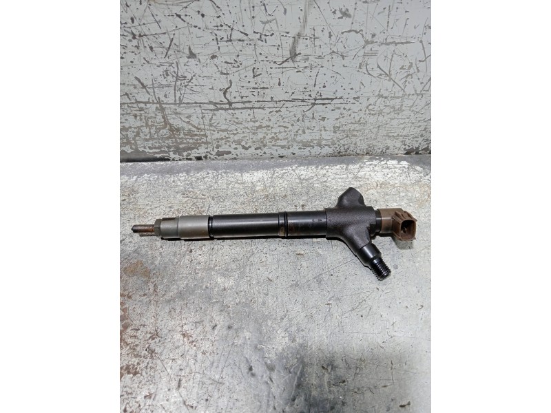 Recambio de inyector para toyota auris active referencia OEM IAM 2367026070  DENSO