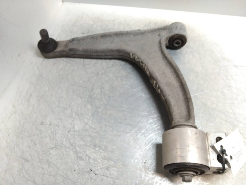 Recambio de brazo suspension inferior delantero izquierdo para opel vectra c berlina club referencia OEM IAM   