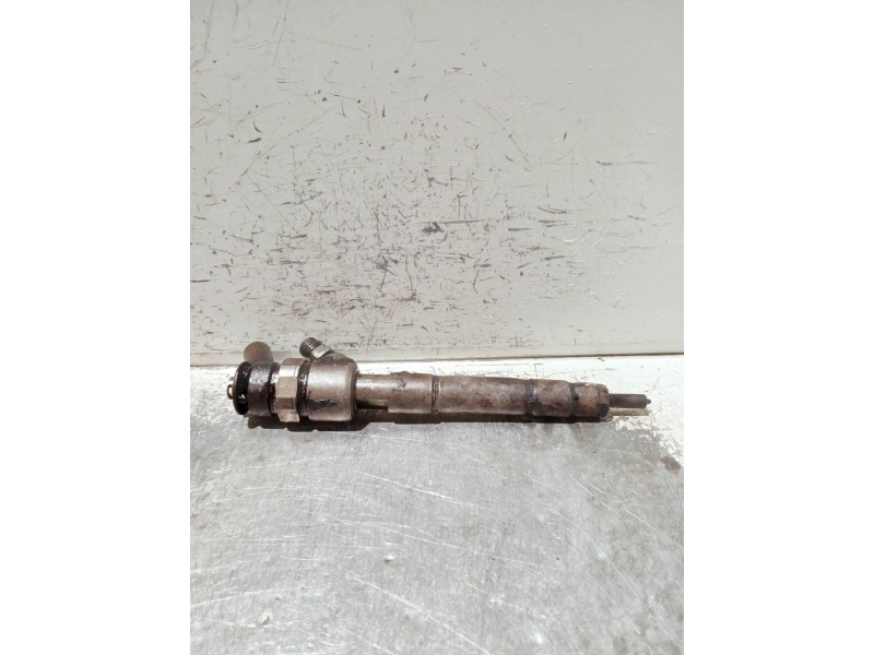 Recambio de inyector para mercedes clase b (w245) referencia OEM IAM A6480700787 BOSCH 