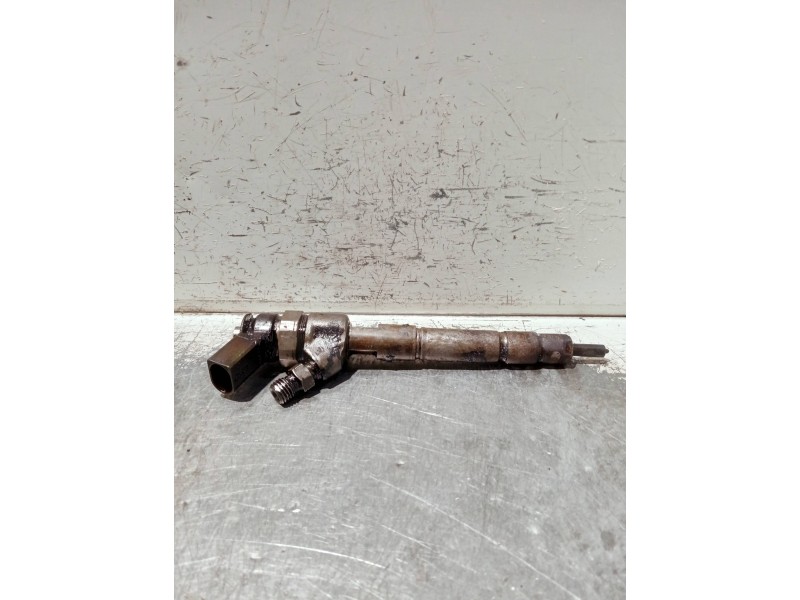 Recambio de inyector para mercedes clase b (w245) referencia OEM IAM A6480700787 BOSCH 