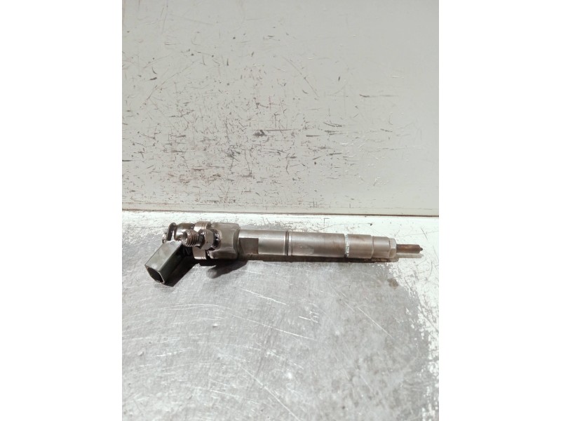Recambio de inyector para mercedes clase b (w245) referencia OEM IAM A6480700787 BOSCH 