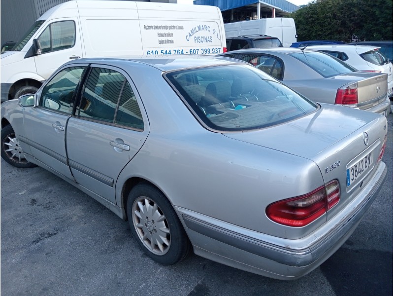 mercedes clase e (w210) berlina diesel del año 2001