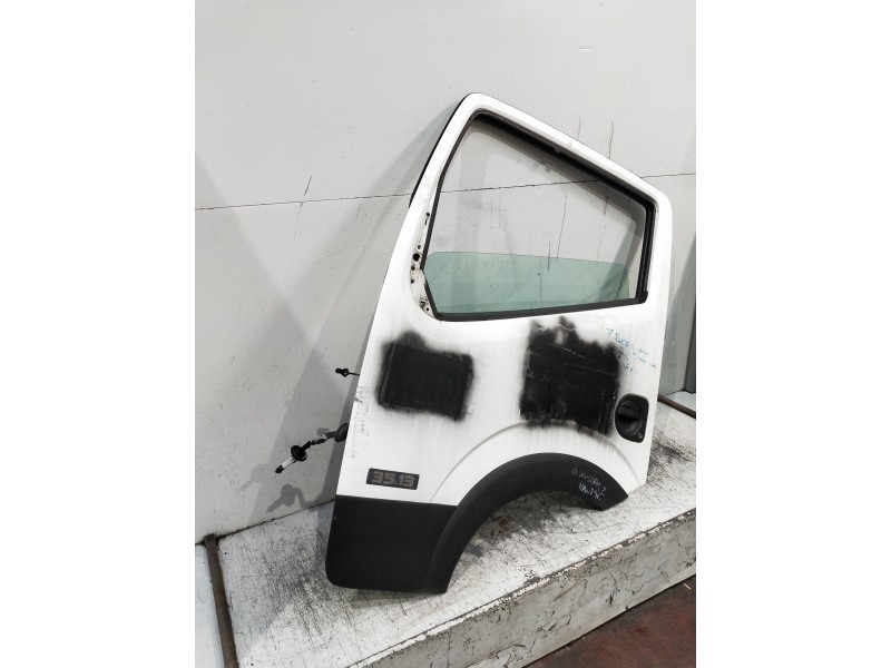 Recambio de puerta delantera izquierda para nissan cabstar 09.06 referencia OEM IAM   2P