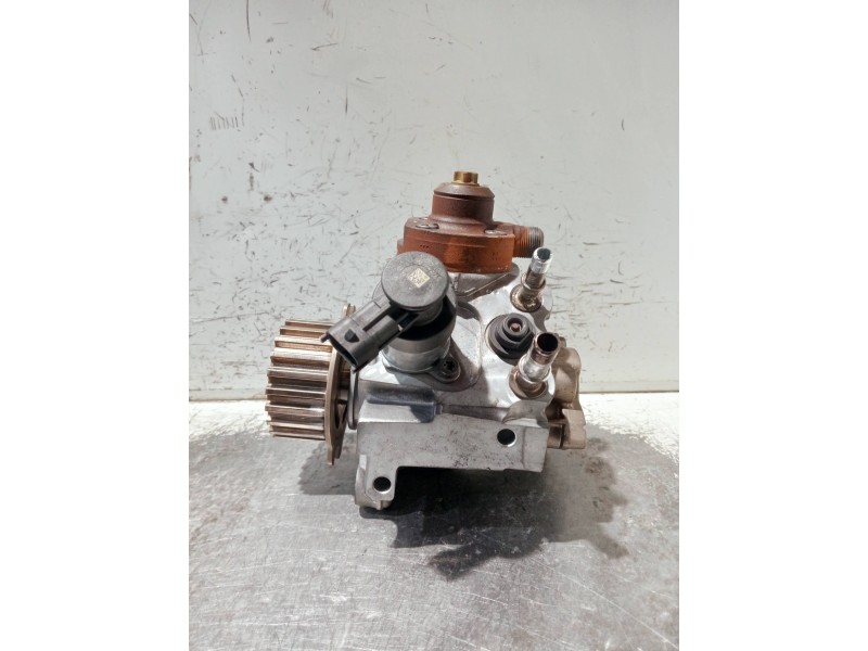 Recambio de bomba inyeccion para peugeot 207 1.4 hdi referencia OEM IAM 9688499680 0445010516 BOSCH