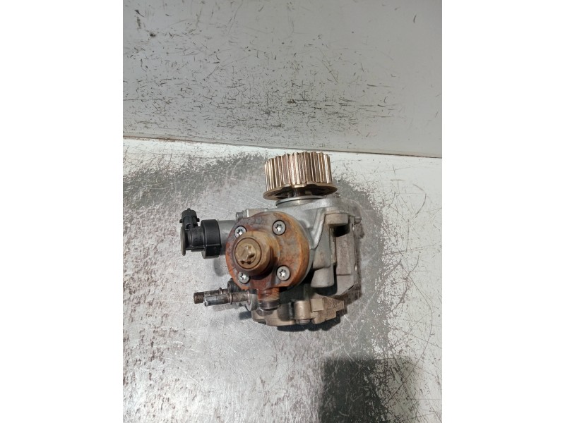 Recambio de bomba inyeccion para peugeot 207 1.4 hdi referencia OEM IAM 9688499680 0445010516 BOSCH