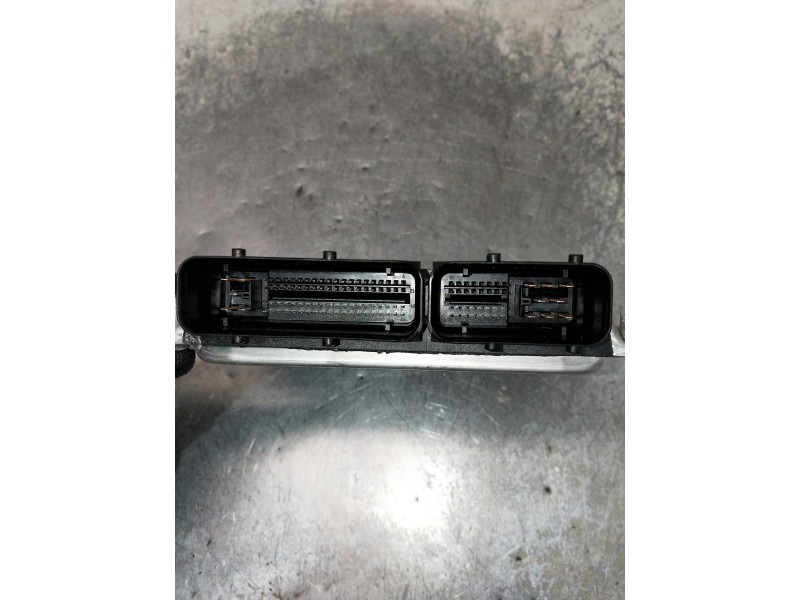 Recambio de centralita motor uce para audi a4 avant (8e) referencia OEM IAM 0281010823 8E0907401D BOSCH 