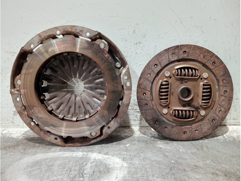 Recambio de kit embrague para suzuki grand vitara jb (jt) referencia OEM IAM ADK83131  