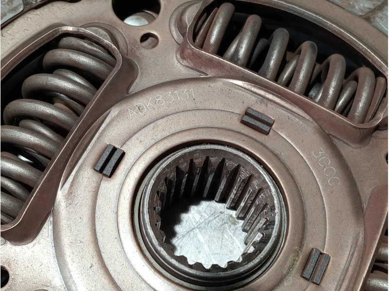 Recambio de kit embrague para suzuki grand vitara jb (jt) referencia OEM IAM ADK83131  