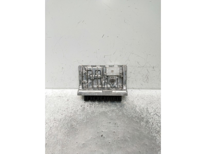 Recambio de centralita motor uce para bmw serie x1 (f48) referencia OEM IAM 12145A71301 1000067552. AAA1961230000 23834712