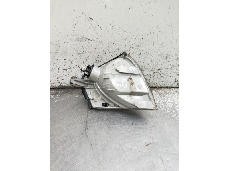 Recambio de piloto delantero derecho para mercedes clase c (w202) berlina referencia OEM IAM 05252310  