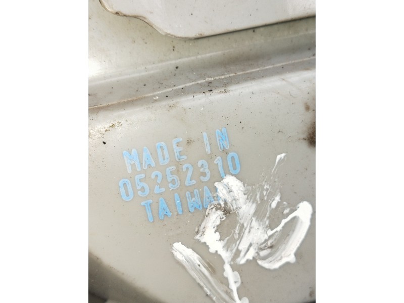 Recambio de piloto delantero derecho para mercedes clase c (w202) berlina referencia OEM IAM 05252310  