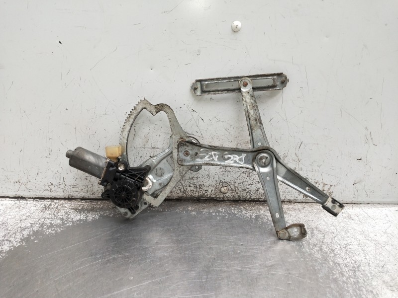 Recambio de elevalunas delantero derecho para mercedes clase c (w202) berlina referencia OEM IAM 0130821709  4P