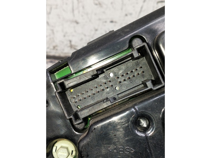 Recambio de cuadro instrumentos para mercedes clase c (w202) berlina referencia OEM IAM 110008900 2025408148 