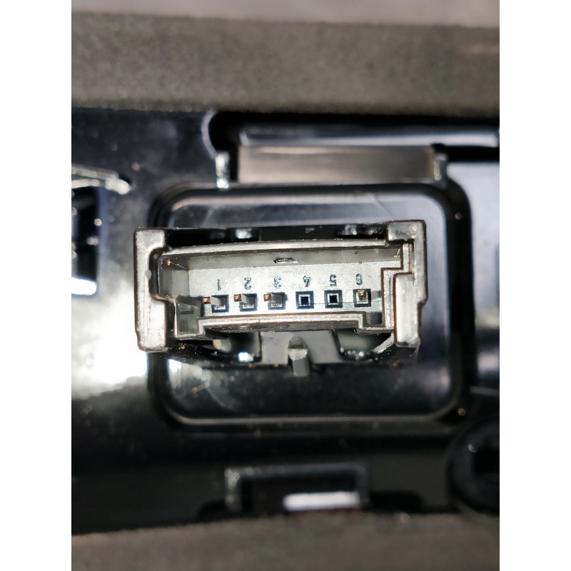 Recambio de piloto trasero derecho interior para bmw serie x1 (f48) referencia OEM IAM H9846535609 F03862000F 
