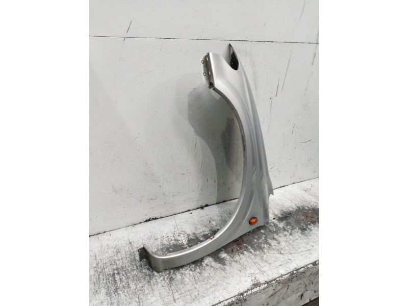 Recambio de aleta delantera izquierda para chrysler voyager (rg) referencia OEM IAM   