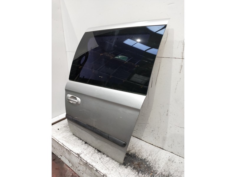 Recambio de puerta lateral corredera izquierda para chrysler voyager (rg) referencia OEM IAM   5P