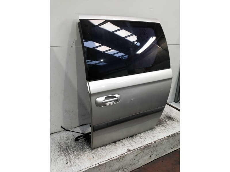 Recambio de puerta lateral corredera izquierda para chrysler voyager (rg) referencia OEM IAM   5P